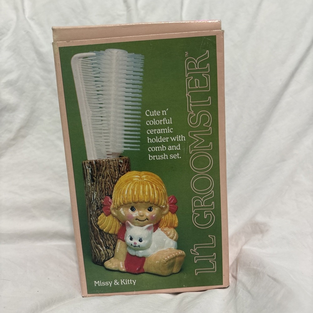 VINTAGE Lil Groomster Brush and Comb Set Ceramic Holder #5394G Missy And Kitty